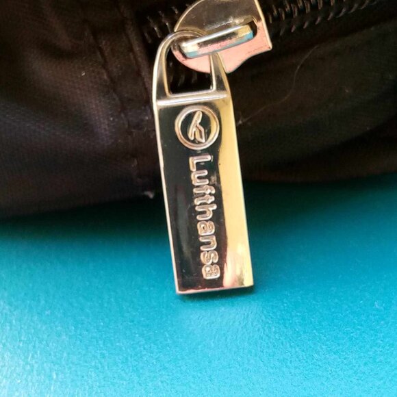 Lufthansa FIRST CLASS Amenity / Dopp Kit / Make Up Bag   Vintage  Diadermine - Picture 3 of 5